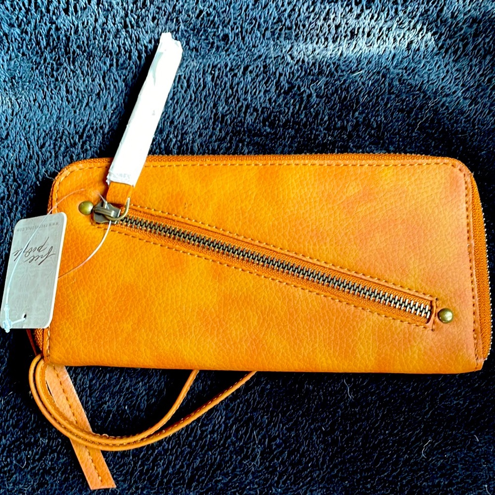 Free people wallet